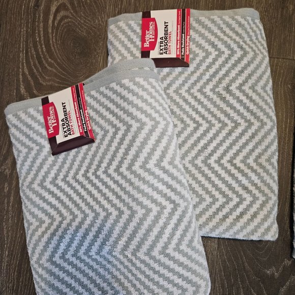 NWT Bathroom Towels Set - Picture 2 of 3
